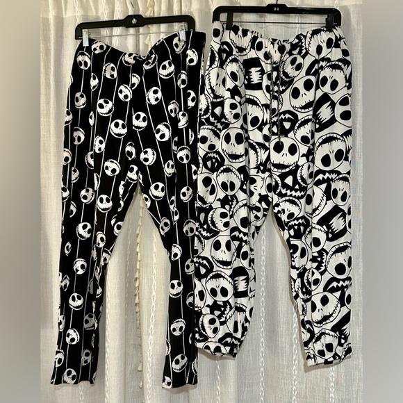 3 piece Disney’s, Nightmare Before Christmas pajamas. 1 top, 2 pair of bottoms. - Picture 11 of 16